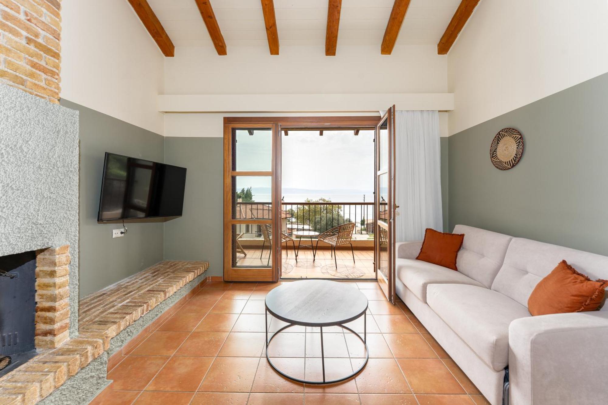 Kaminos Evia מלון 4*