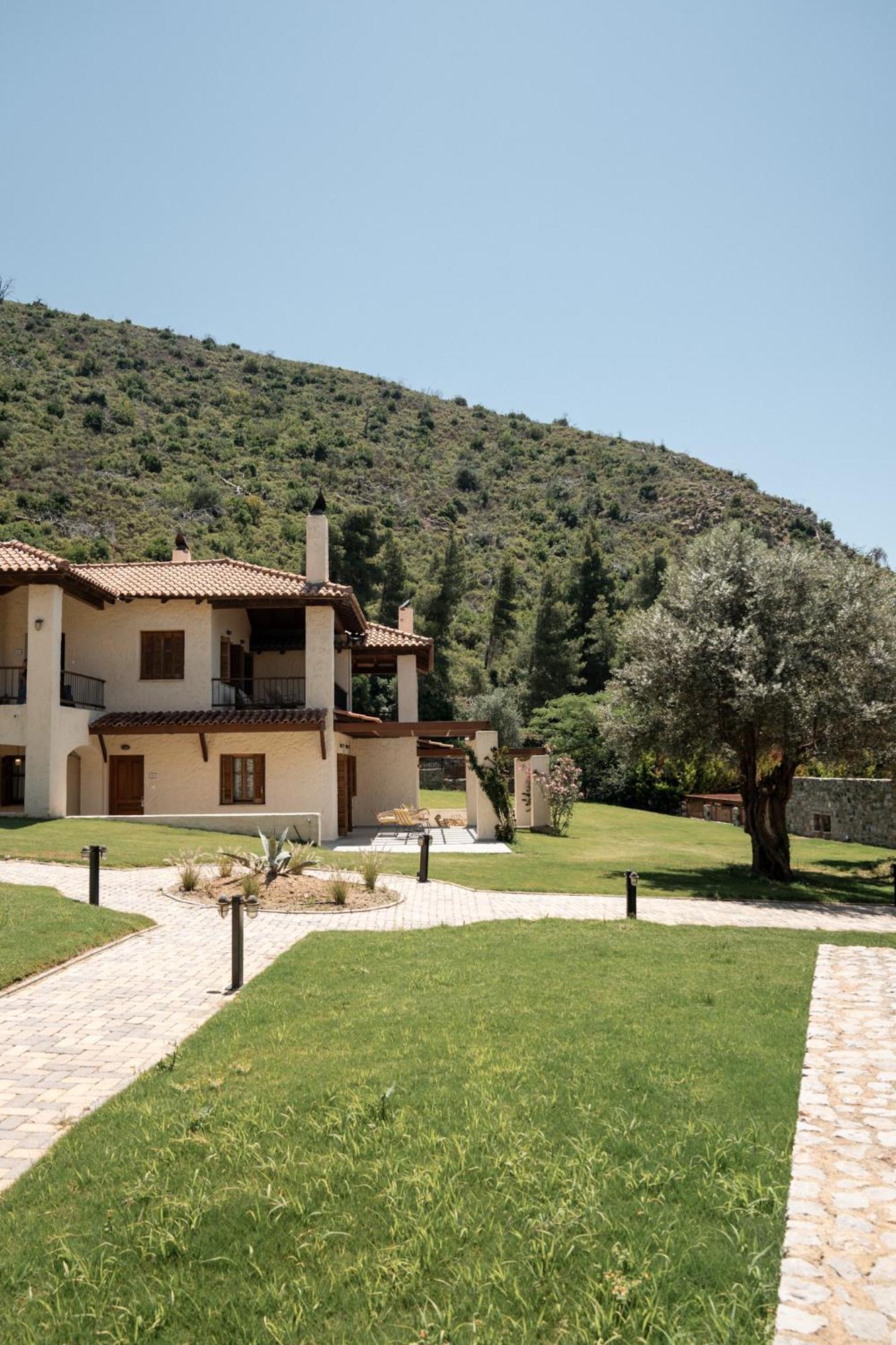 Kaminos Evia Hotel 4*