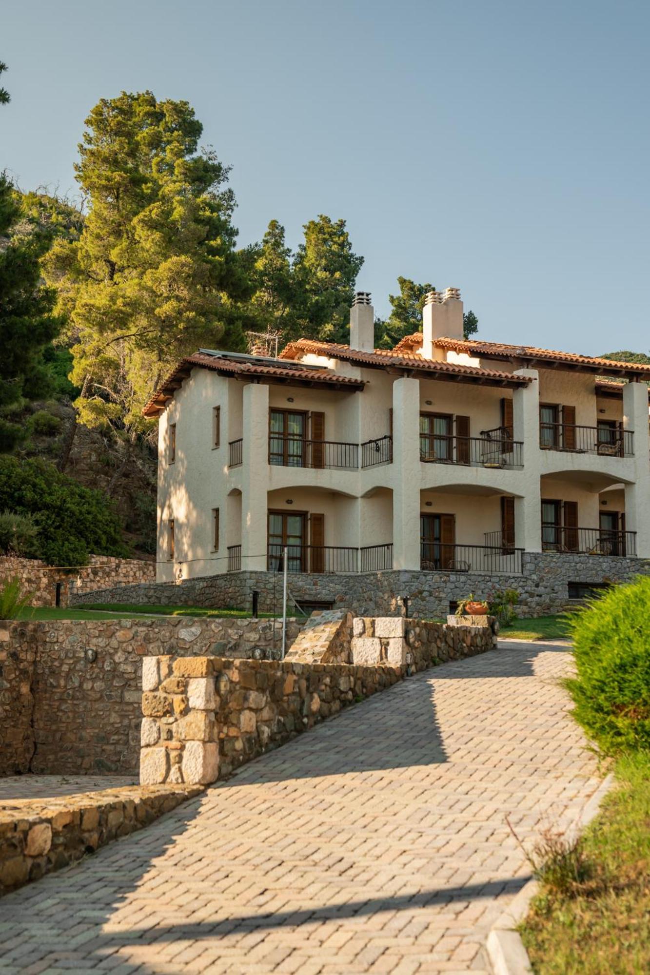 Kaminos Evia